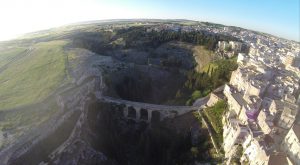 Ponte acquedotto torrente la Gravina